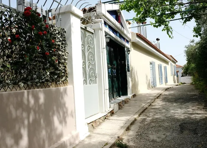 Traditional Greek Apartment In Plaka